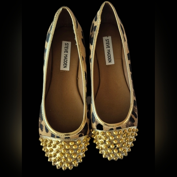 Steve Madden 7 Kimmmie Leopard Gold Spikes Studs Flats Animal Print NWOB - Picture 3 of 10